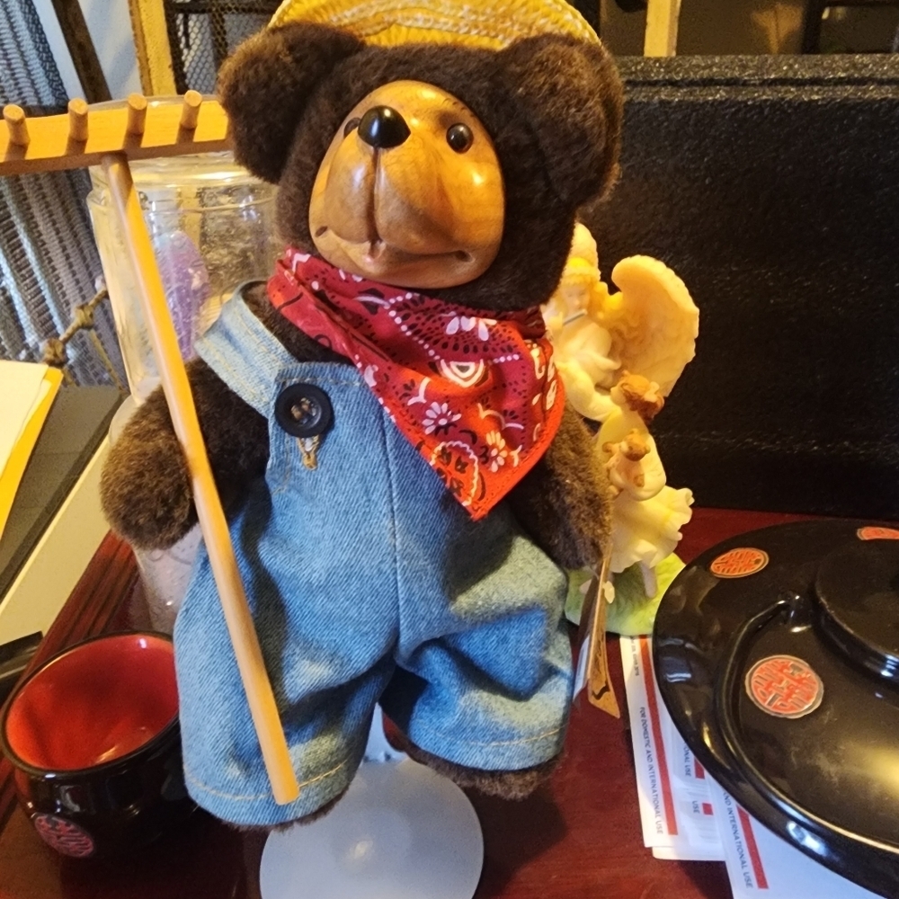 Raikes Farmer Bear